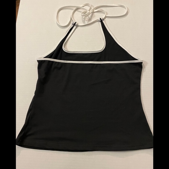 Simple Halter Tank Top - Picture 2 of 3